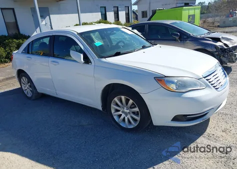 2012 Chrysler 200 Touring z USA, uszkodzony, nr VIN 1C3CCBBB0CN104255